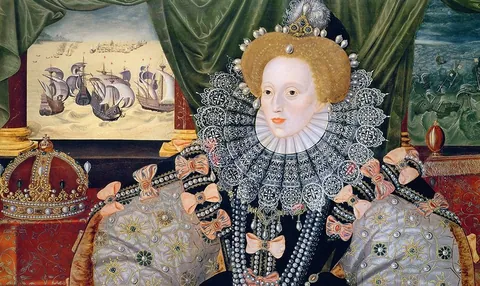 Isabel I con gola de encaje y collares de perlas; a la izquierda, la flota inglesa; a la derecha, la tormenta.