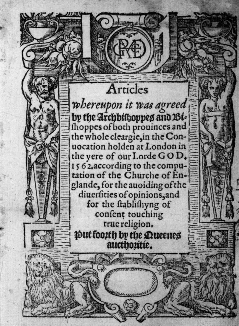 Portada impresa de los Artículos de Religión acordados en 1562, dentro de una orla grabada con dos figuras y dos leones